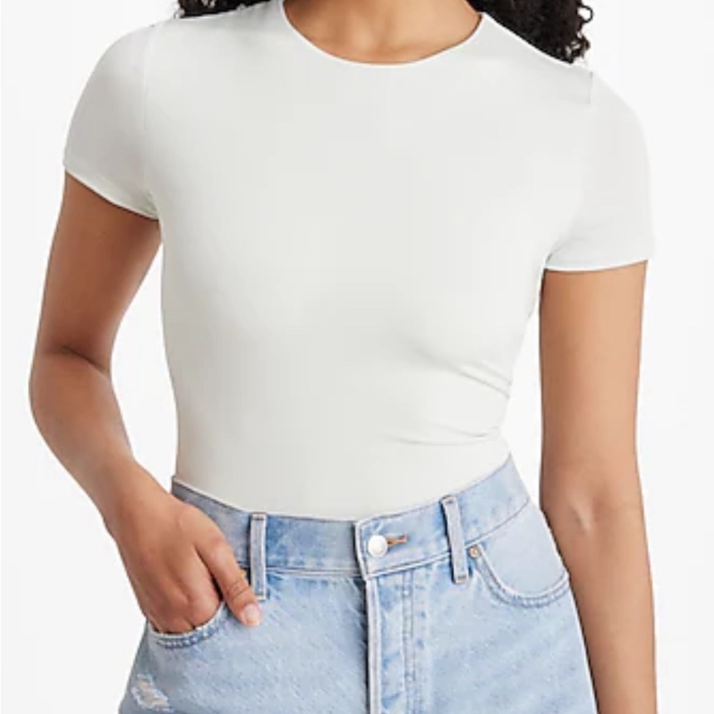 Express Body Contour Tee white size XS